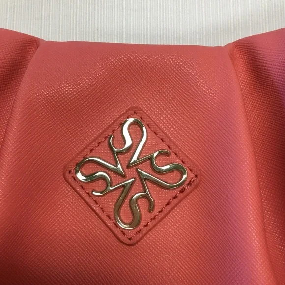 New Vera Wang Bag - Picture 5 of 9